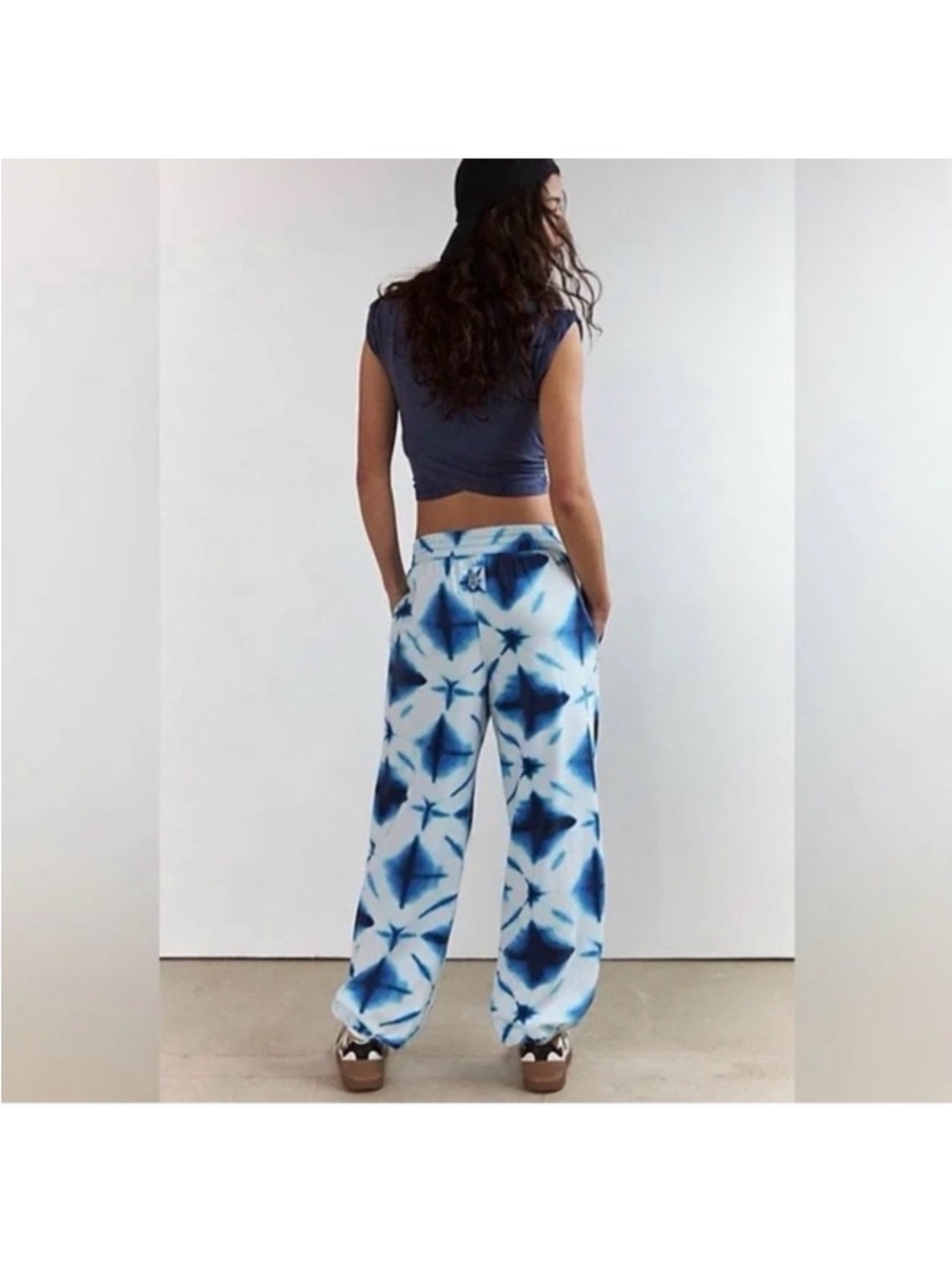 Free People Movement Crossover Set in Shibori Navy Tie Dye Combo M NWT - Picture 3 of 5